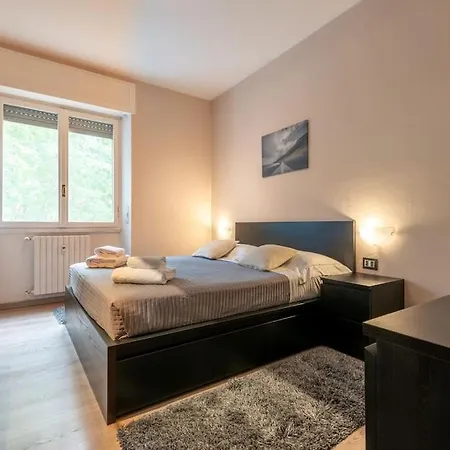 Apartment Intero Alloggio Bande Nere M1 *