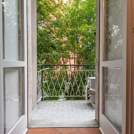 Intero Alloggio Bande Nere M1 Apartment