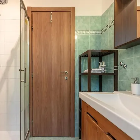 Intero Alloggio Bande Nere M1 Apartment